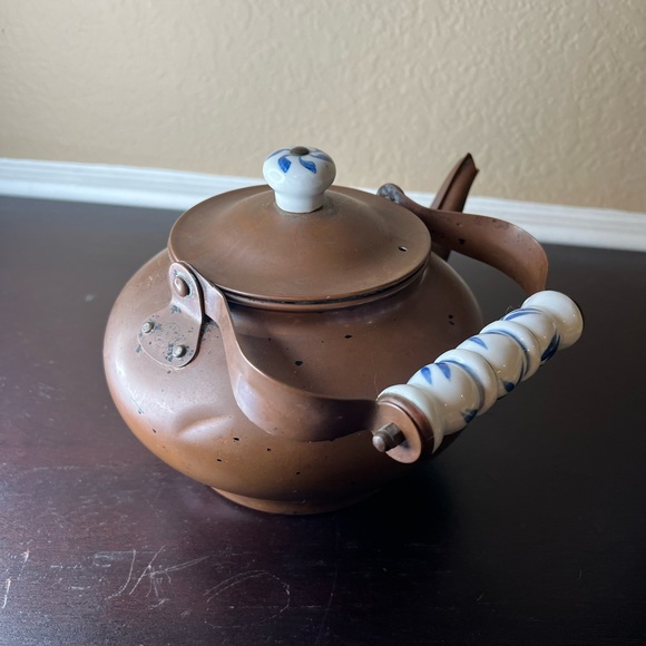 Vintage Copper Tea Pot/ Kettle w Delft Blue Ceramic Handle, Tea Party, Flower Va - Picture 7 of 11